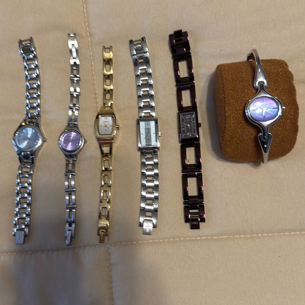 6 Women’s Fossil Watches